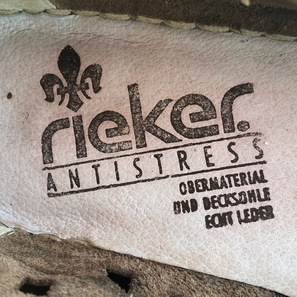 Born goldish tan Mary Jane style with cutouts size 39 - Picture 4 of 6